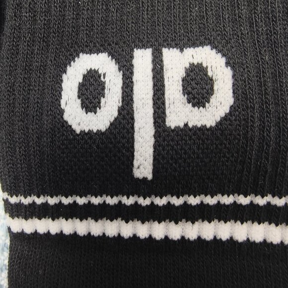 🌞NWT🌞 ALO Yoga 2-Pair Sport Socks | Arch Support & Breathable - Picture 3 of 3